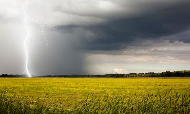 How to prepare your family for thunderstorms and lightning | Strathcona ...